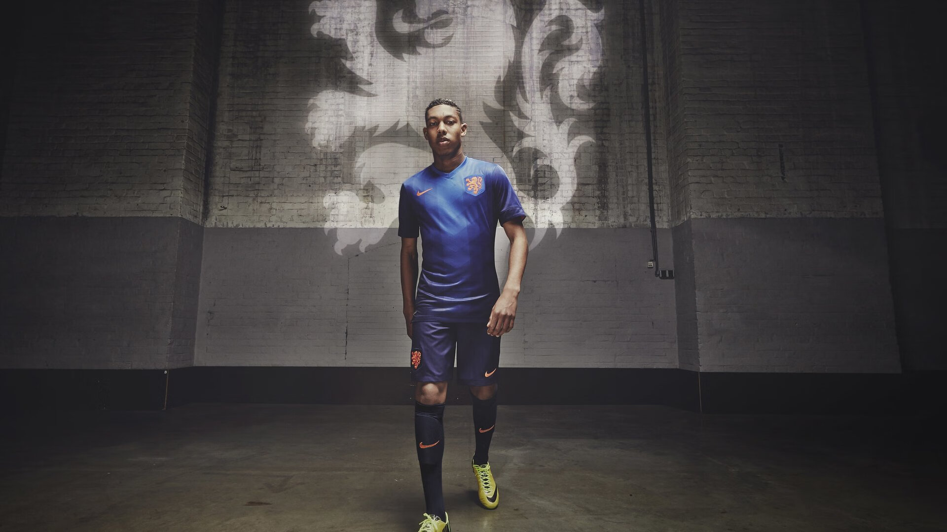 爱游戏APP-史上最年轻夺冠“射手王”崭露头角，2019年度射手王